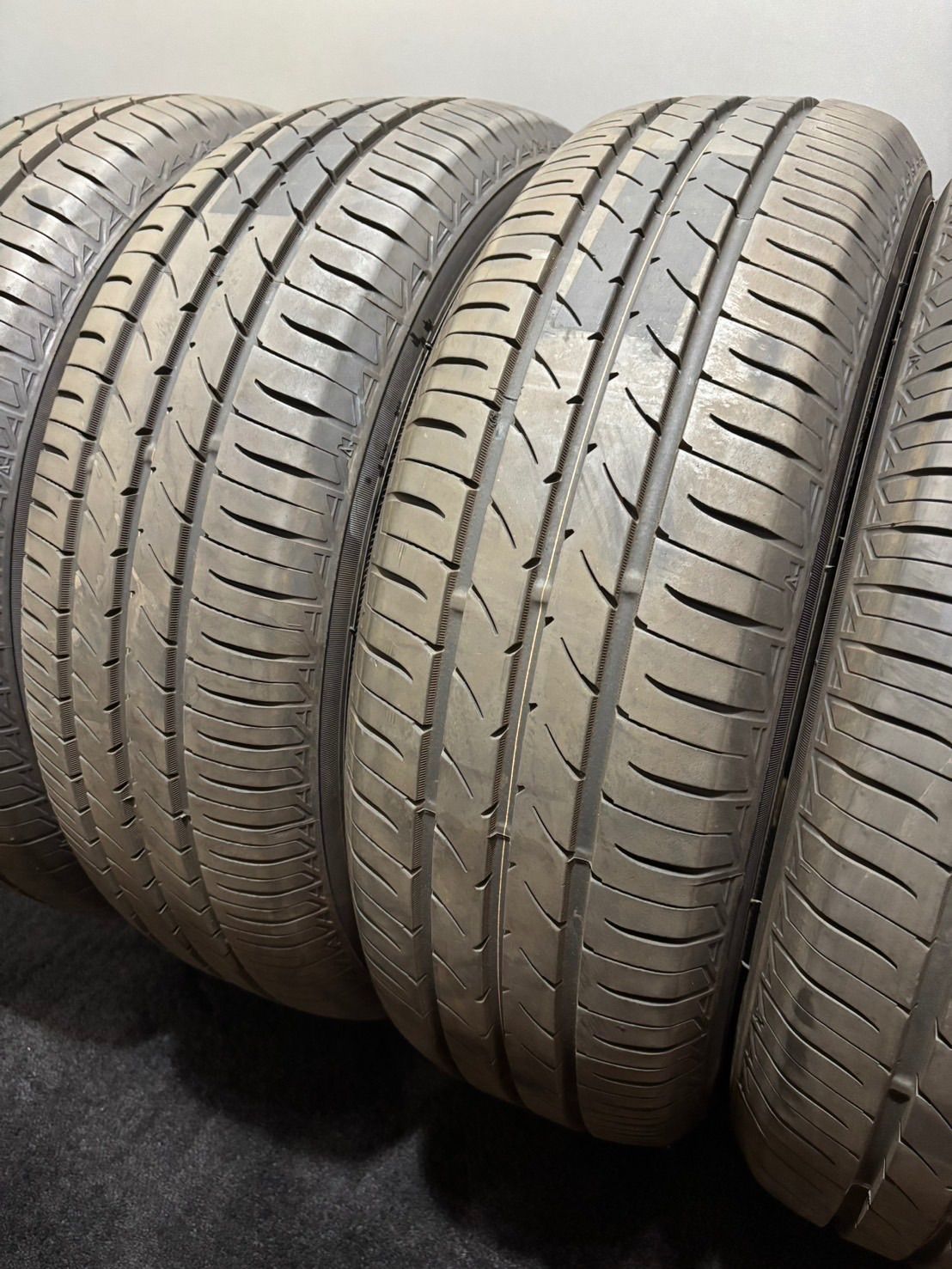 ★195/65R15 TOYO/NANOENERGY 3PLUS 25年製 夏タイヤ サマータイヤ 4本 ノア ヴォクシー プリウス (3-M726)