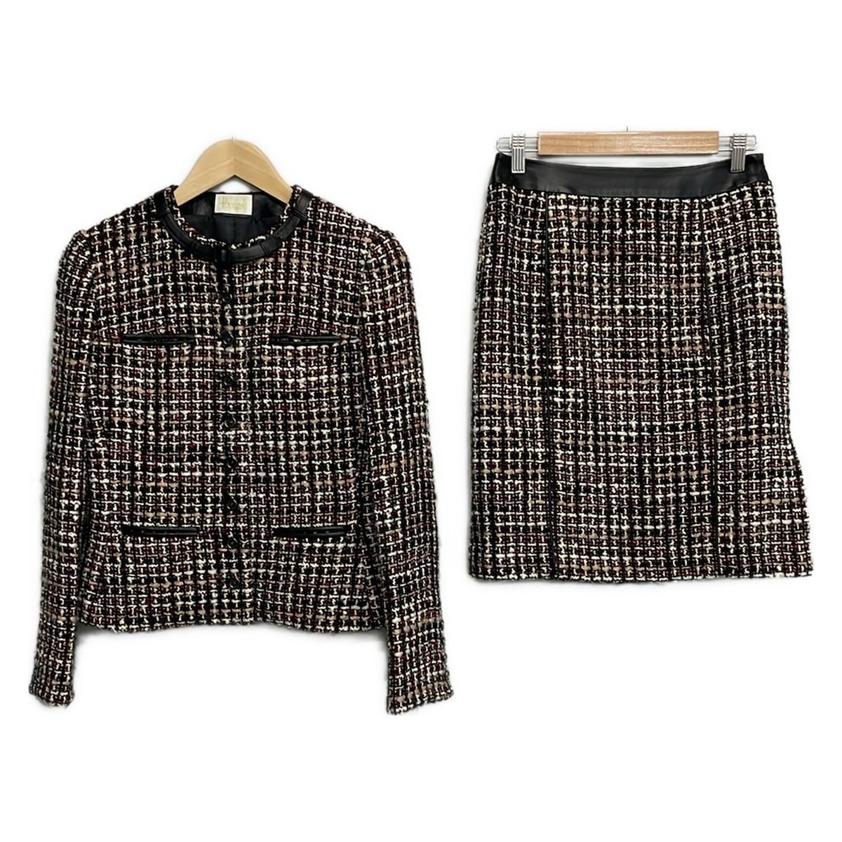 HARRODS(ハロッズ) スカートセットアップ レディース 黒×レッド×ライト
