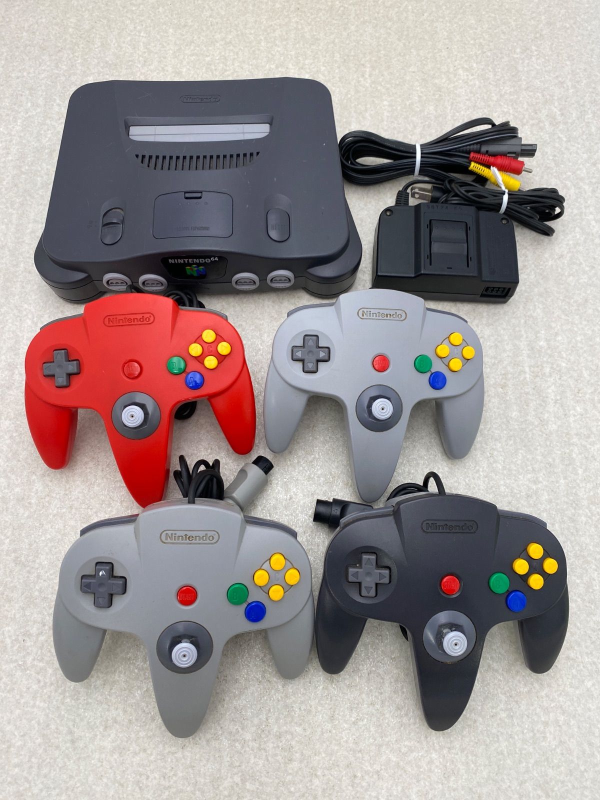 ニンテンドー64 本体 　動作品　コントローラー４点