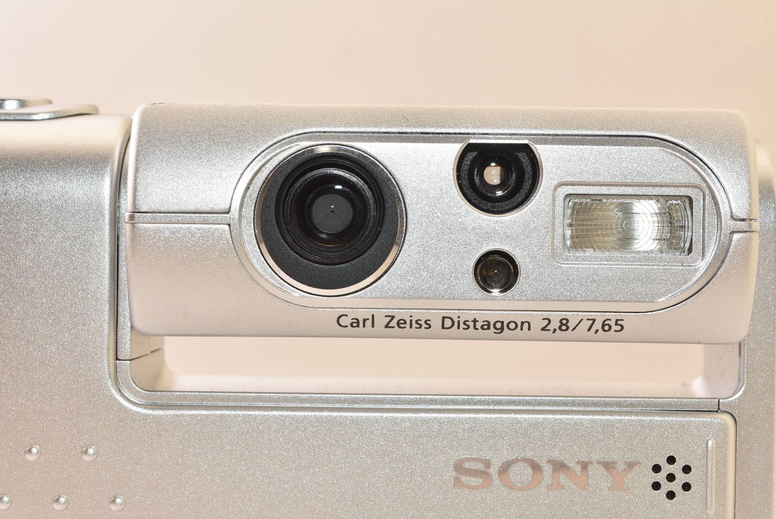 ☆ジャンク品☆ SONY ソニー Cyber-shot DSC-F77 シルバー コンパクト