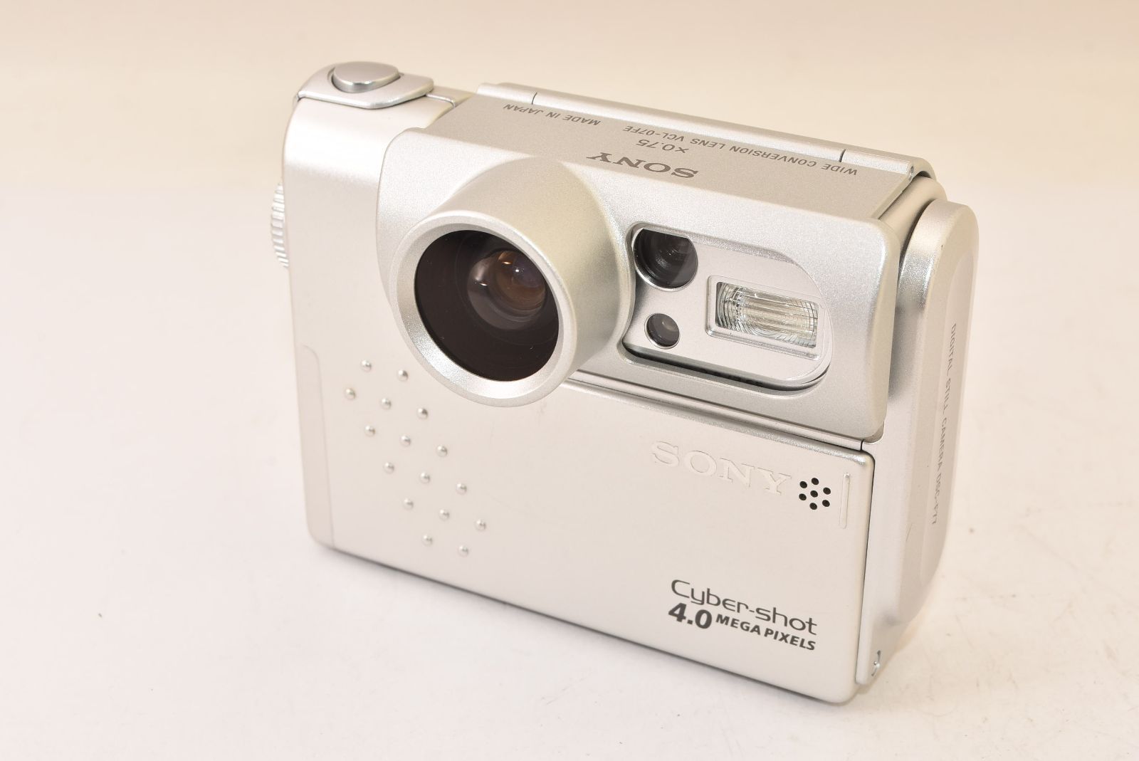 ☆ジャンク品☆ SONY ソニー Cyber-shot DSC-F77 シルバー コンパクト