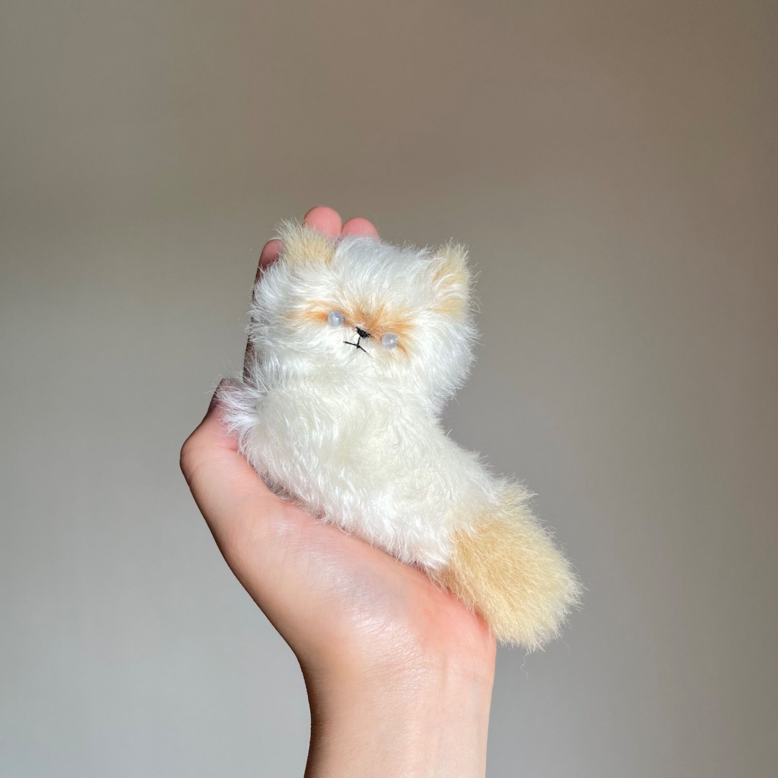 とけそうな、ねこ ( かすたーどほいっぷ色 ) Cora 猫 ぬいぐるみ 作家
