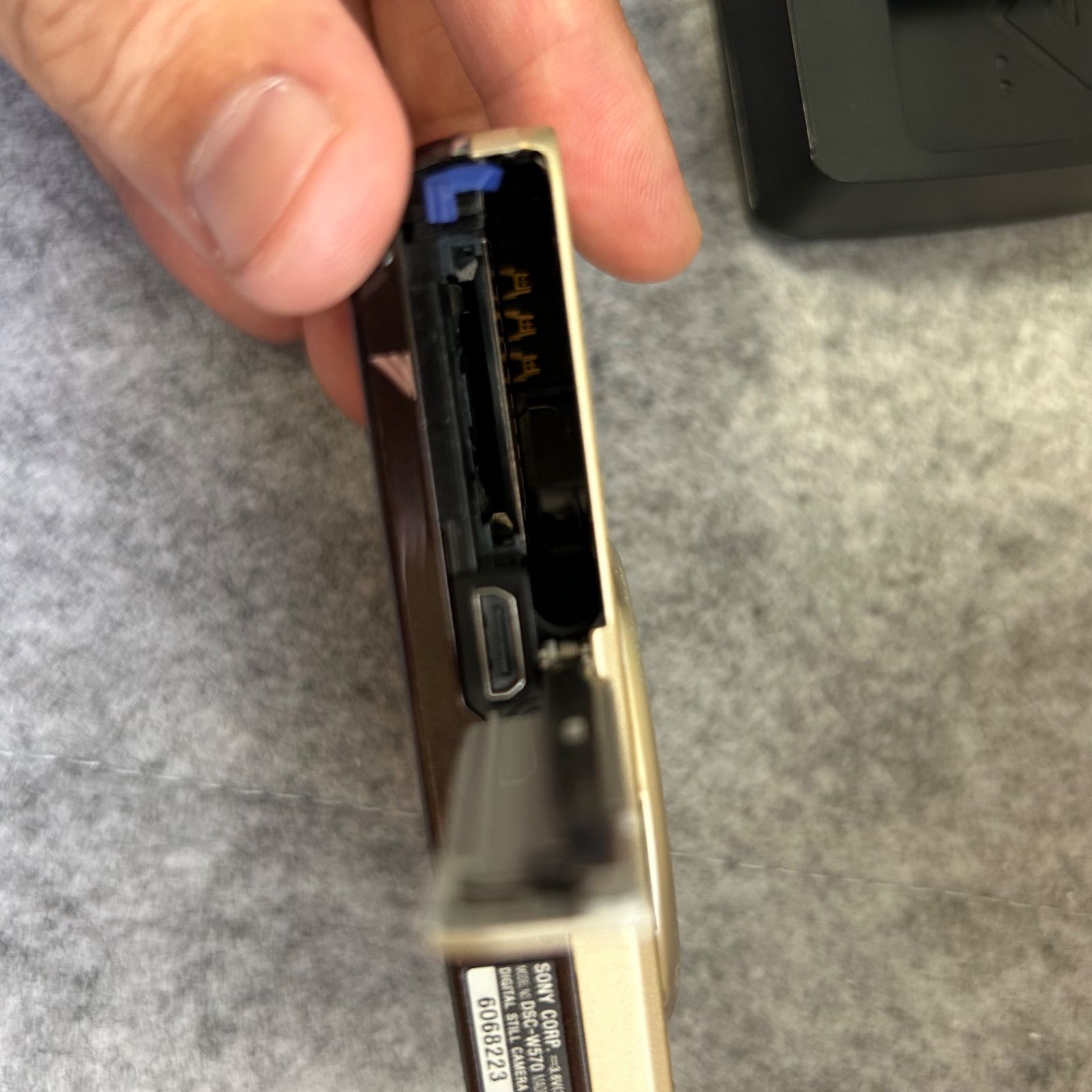ソニーCyber-shot DSC-W570ゴールドデジカメ動作品 CCDセンサー