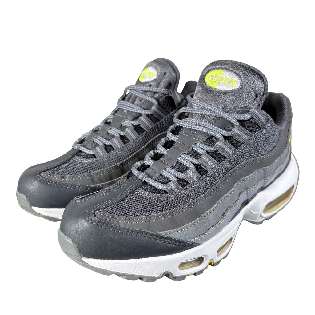 NIKE AIR MAX 95 ESSENTIAL エア マックス 95 エッセンシャル グレー