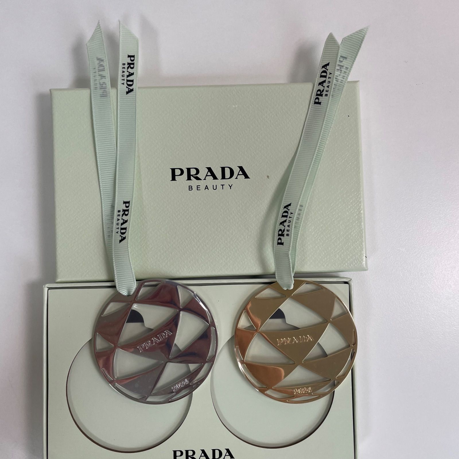 PRADA プラダチャーム 飾り - メルカリ