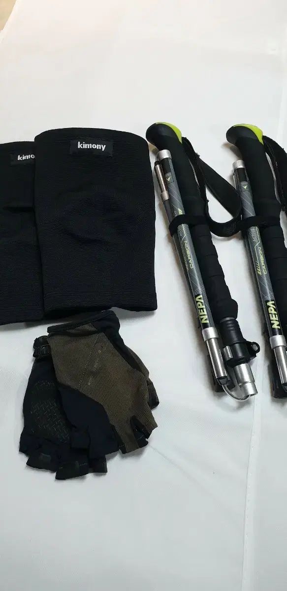 NEPA カーボン 登山 ステッキ セット（手袋・膝サポーター 含む）