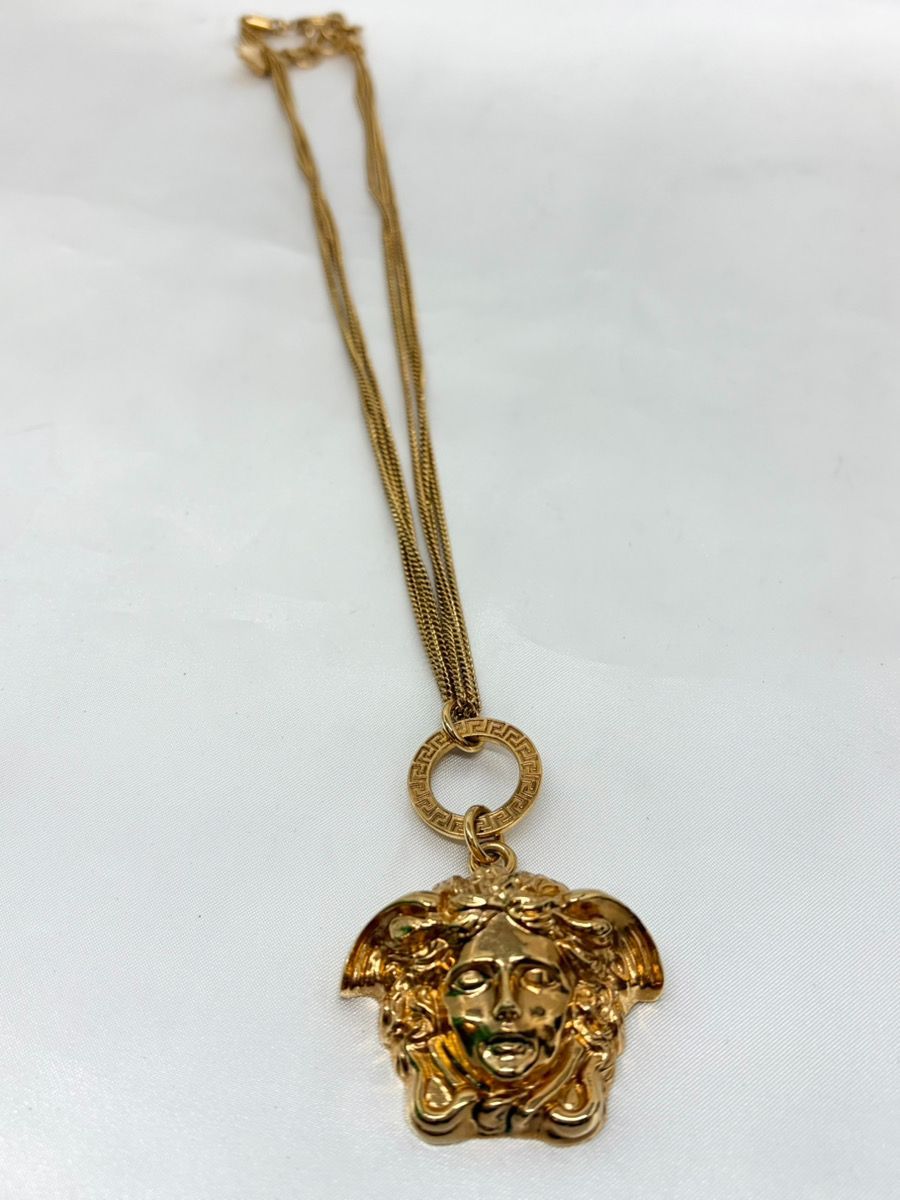 VERSACE ベルサーチ メドゥーサネックレス ゴージャス ネックレス 44㎝(調節可)中古 スレなどあり M-2089 VERSACE ベルサーチ メドゥーサネックレス ゴージャス ネックレス 44㎝(調節可)中古 スレなどあり M-2089
