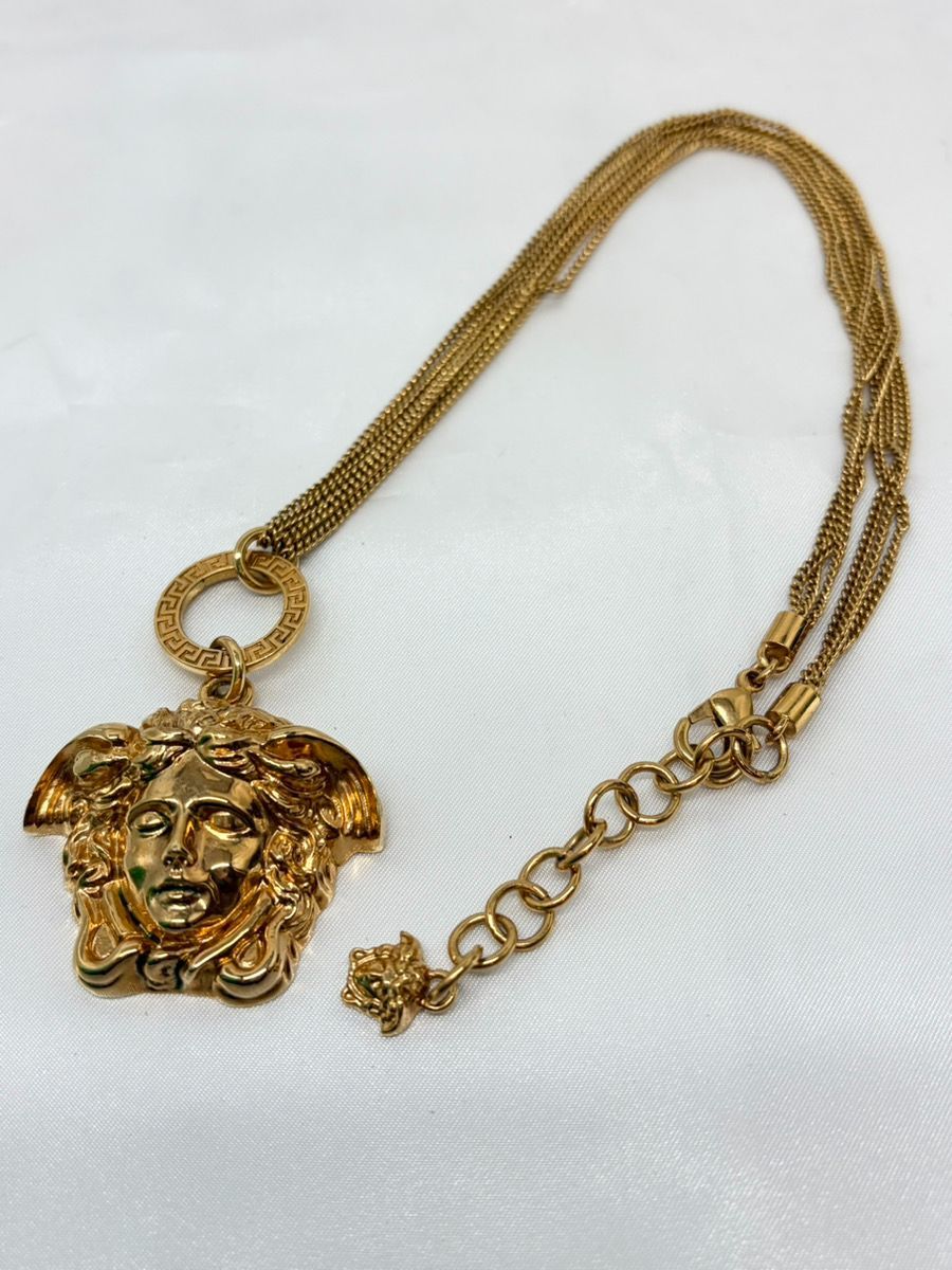 VERSACE ベルサーチ メドゥーサネックレス ゴージャス ネックレス 44㎝(調節可)中古 スレなどあり M-2089 VERSACE ベルサーチ メドゥーサネックレス ゴージャス ネックレス 44㎝(調節可)中古 スレなどあり M-2089