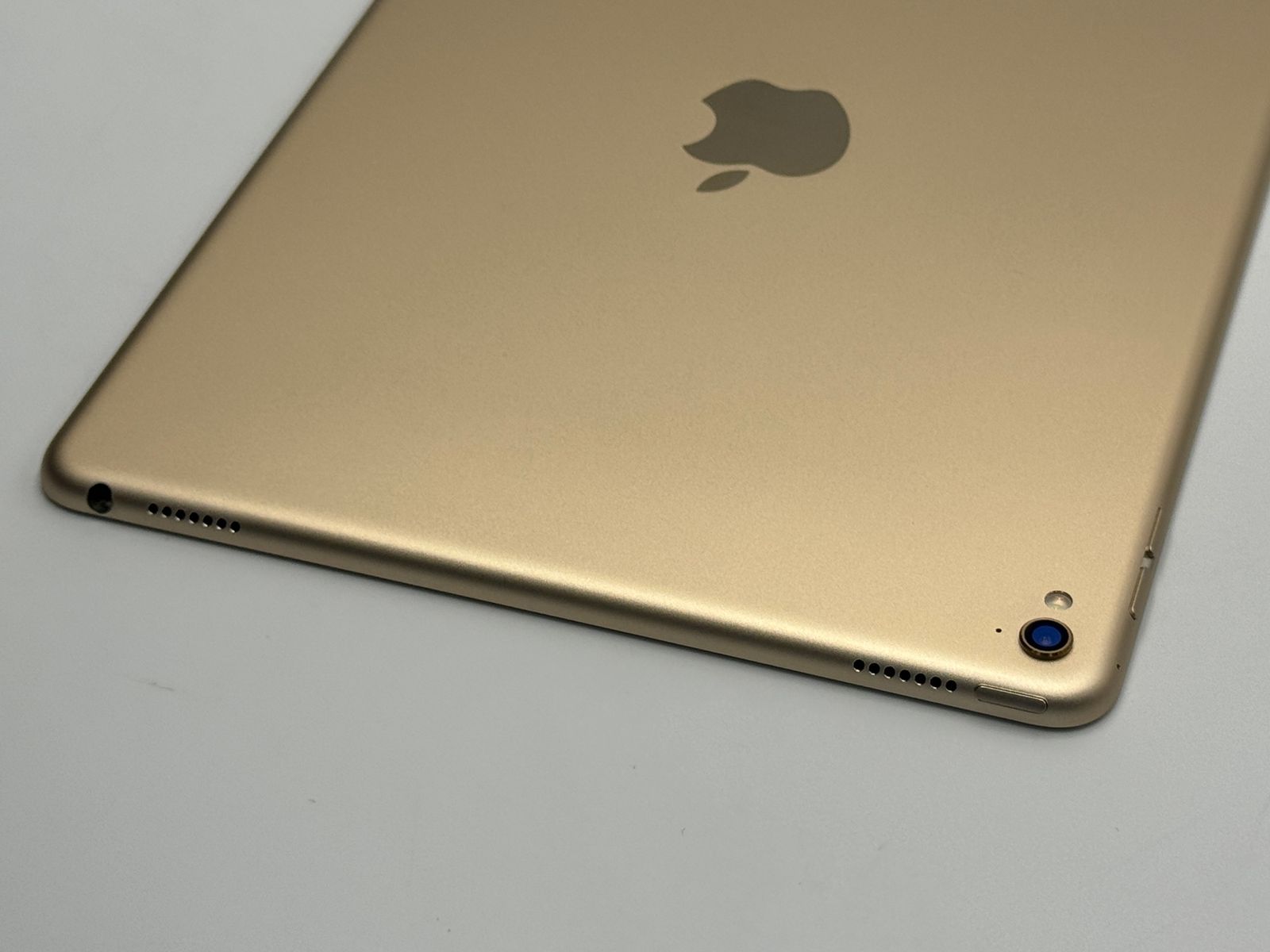 箱付き訳あり中古B】iPad Pro 9.7-inch 128GB ゴールド Wi-Fi
