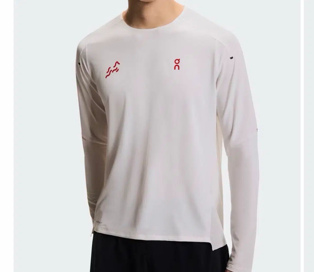 オンランニング長袖Tシャツ 白