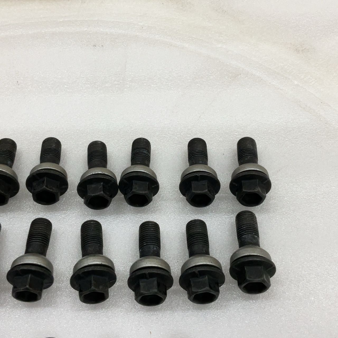 (ジャンク)トヨタ ロッキングハブ 中古 取り付け用ボルト付き トヨタ純正ハブボルト ロックアダプタ付き 06-37-03 - メルカリ
