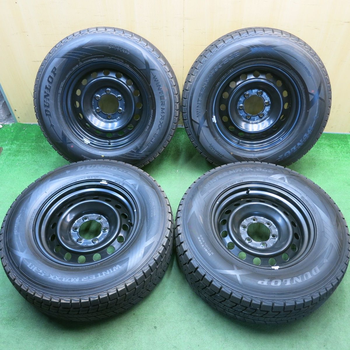 ほぼ未使用！キレイ◎トヨタ FJクルーザー 純正 スチール 265/70R17 スタッドレス ダンロップ ウインターマックス SJ8 17インチ PCD139.7/6H◎6062503HAス 38,870円