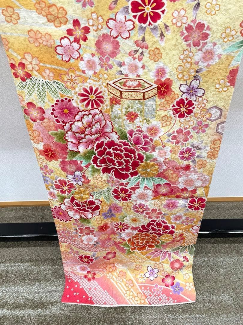 振袖 金駒 金彩 紋意匠 牡丹 身丈164cm HKT220 - メルカリ