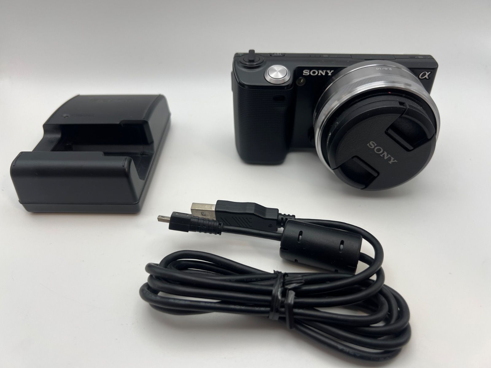 Sony NEX-5 body+ lens SEL16F28