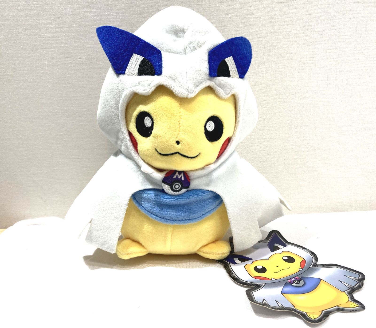 ルギアのポンチョを着たピカチュウ ぬいぐるみ　タグ付き 高松30-0028] ポケモンセンター ルギアのポンチョを着たピカチュウ