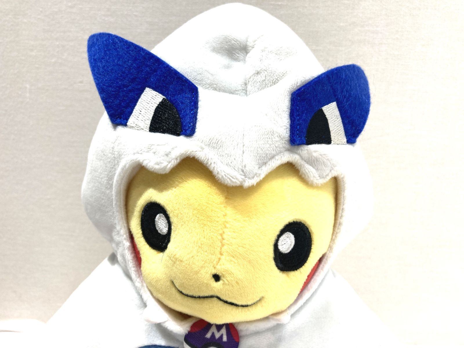 ルギアのポンチョを着たピカチュウ ぬいぐるみ　タグ付き 高松30-0028] ポケモンセンター ルギアのポンチョを着たピカチュウ