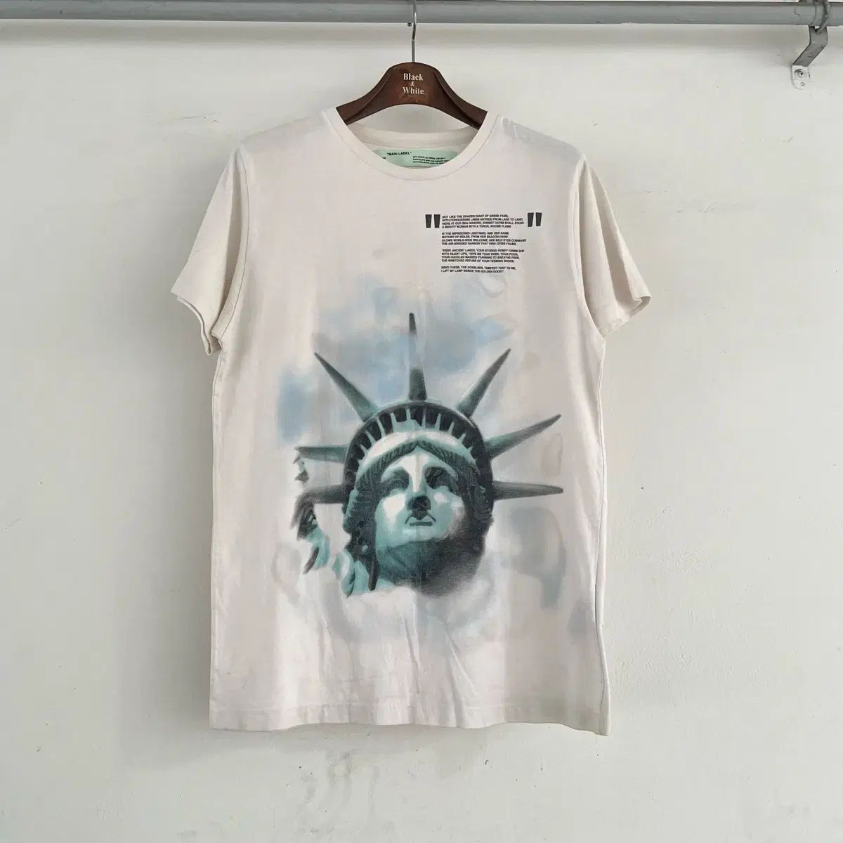 オフホワイト 自由の女神 半袖Tシャツ Mサイズ