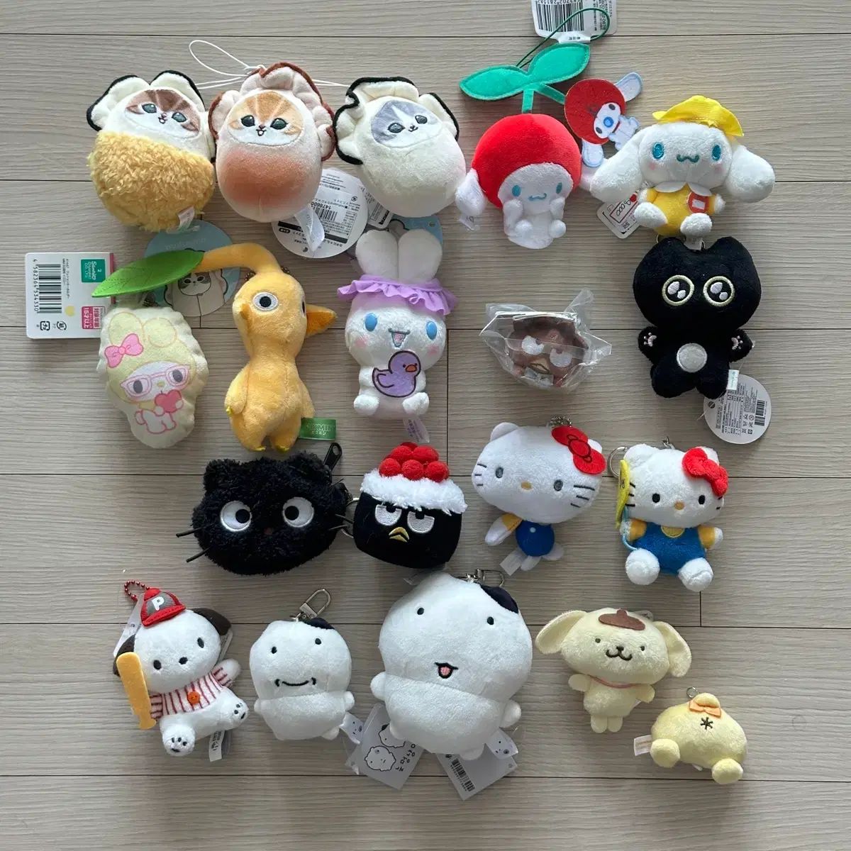 ぬいぐるみ キーホルダー まとめ ウール サン シナモロール ピクミン ハローキティSNOW MONGI ポムポムプリン