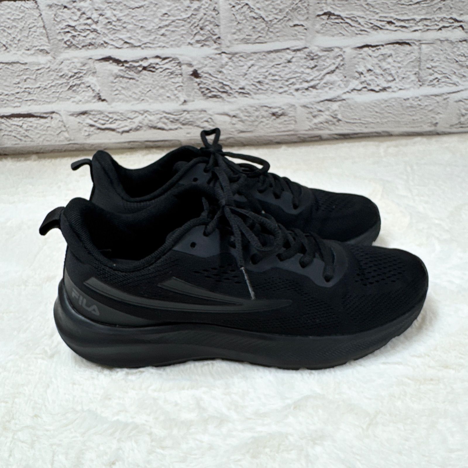 FILA フィラ メッシュ ランニングスニーカー オールブラック 黒 軽量 