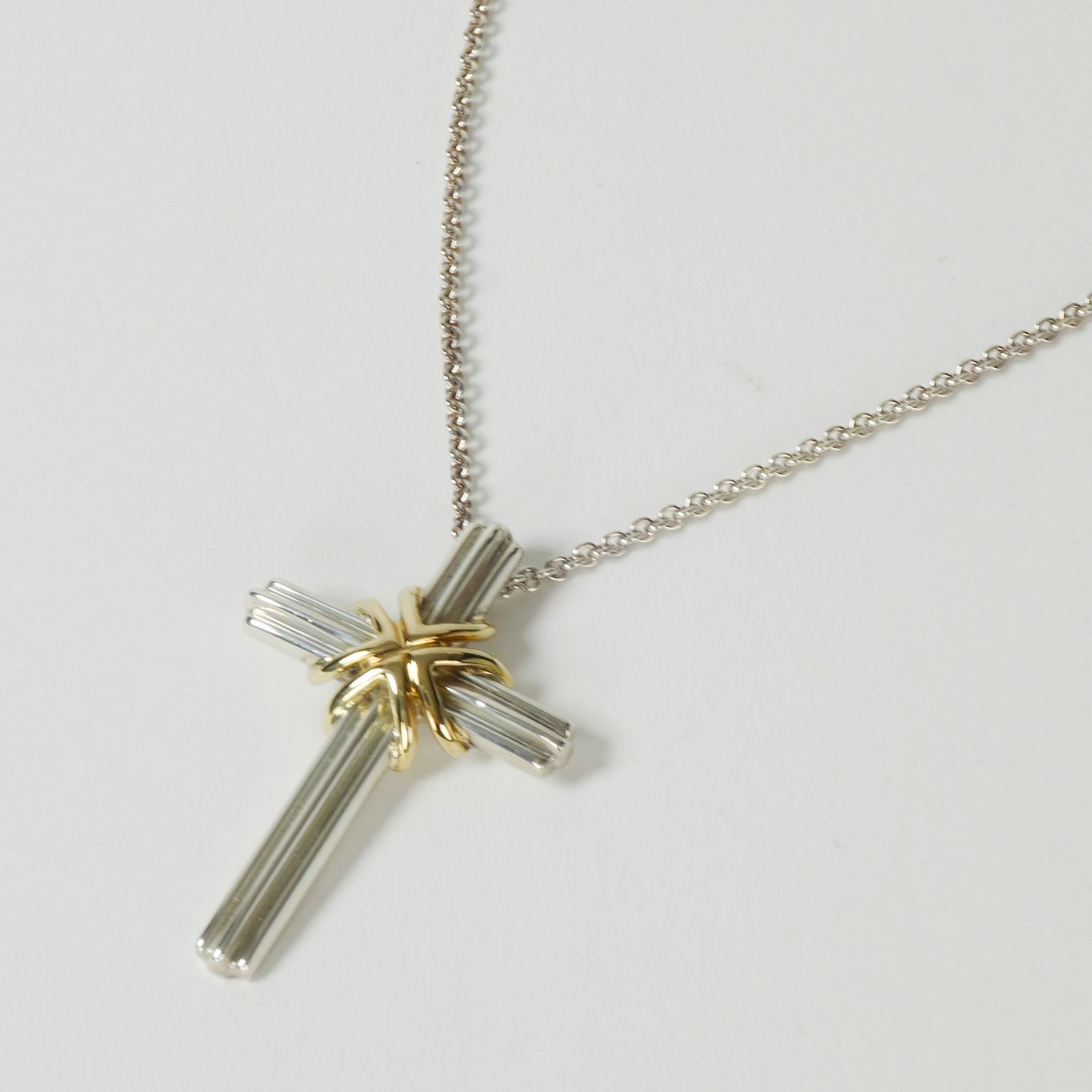 TIFFANY&Co. シグネチャークロス ペンダント ネックレス 18KYG 
