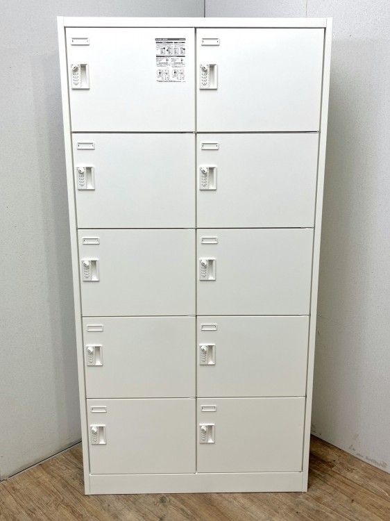 【中古品】オカムラ FZタイプシリーズ ダイヤル式10人用ロッカー 45F0FE ZA75 ホワイト