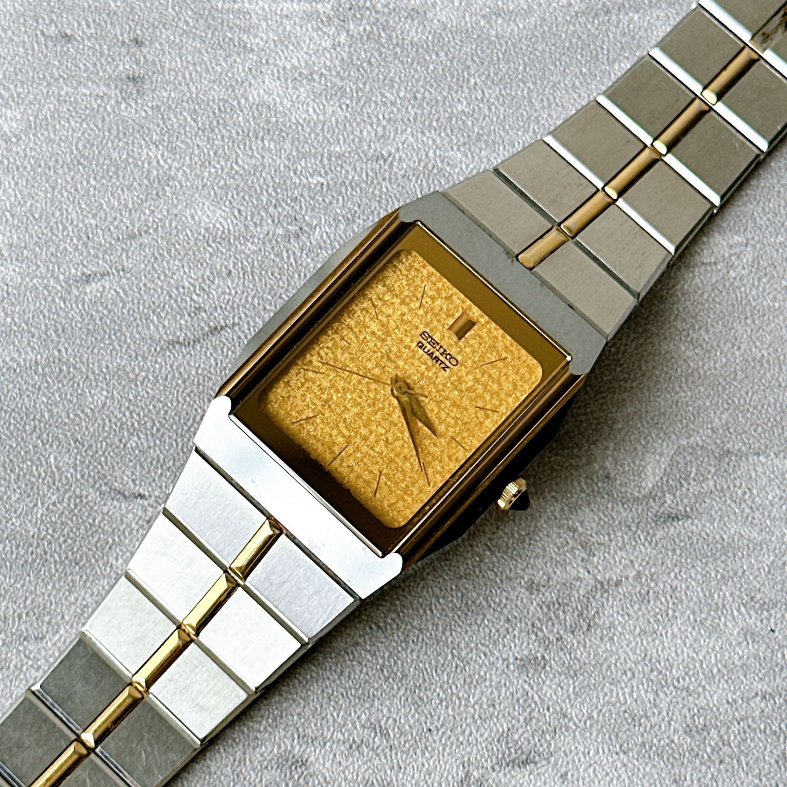 80s Vintage Seiko シャリオ オクタゴンタンク 梨地文字盤 - メルカリ 
