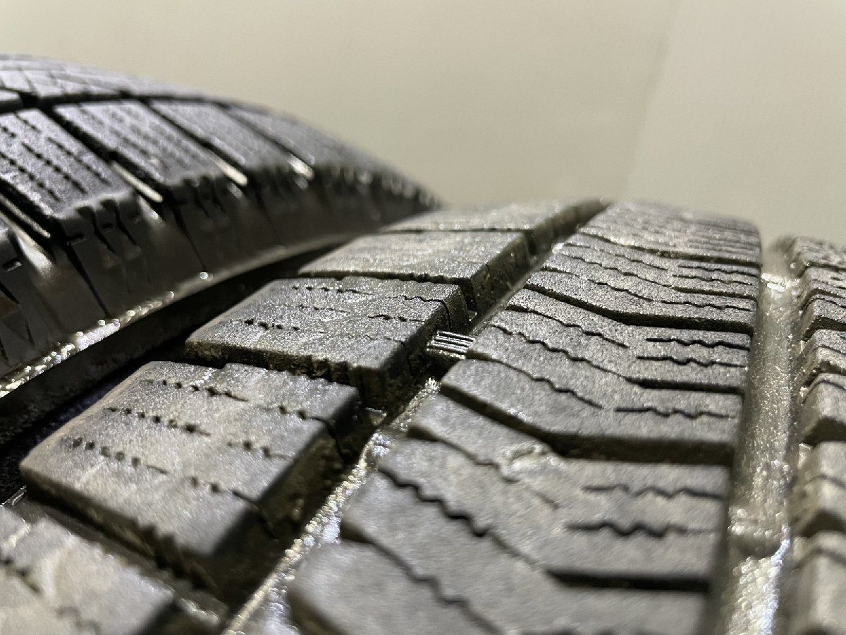 BS BRIDGESTONE BLIZZAK VRX2 205/60R16 16インチ スタッドレス 4本 21～23年製 バリ溝 ステップワゴン ビアンテ ヴォクシー等　(KTE646)