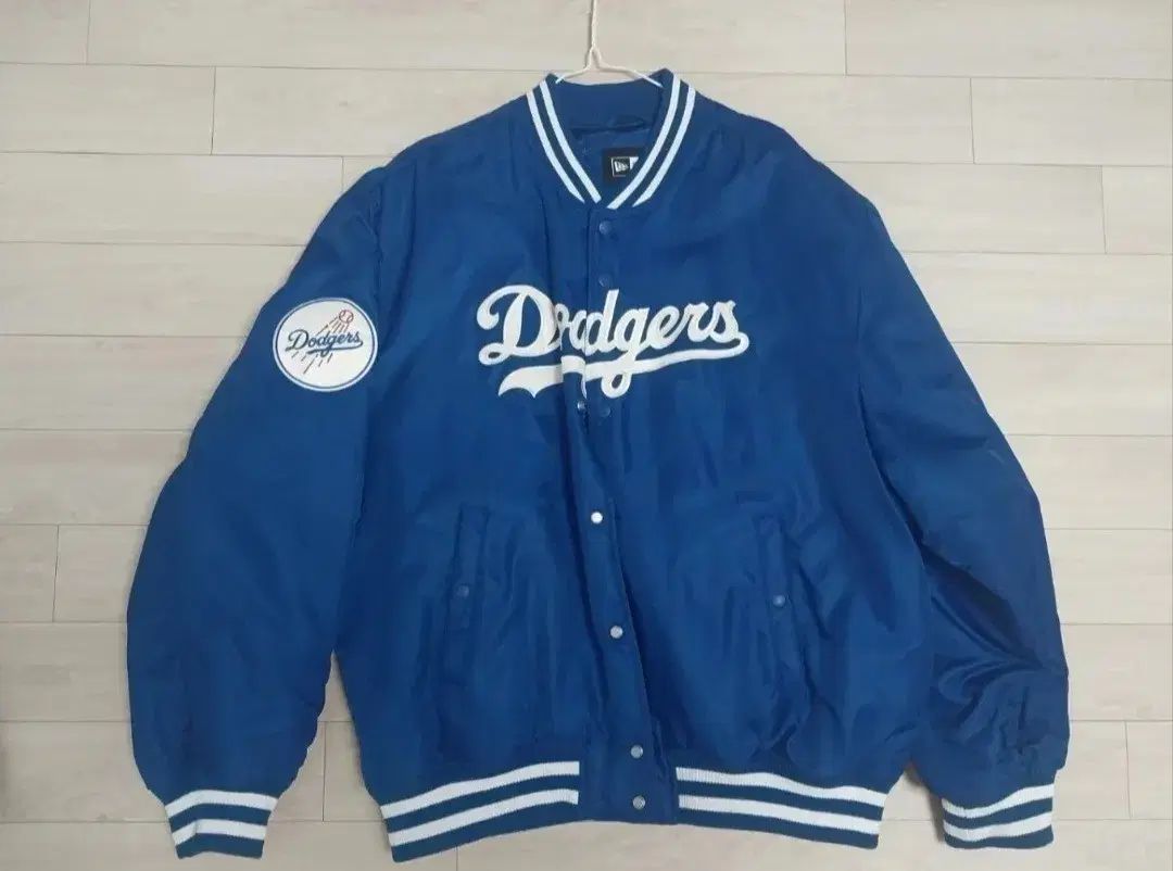 NEW ERA LAドジャース 野球アウター