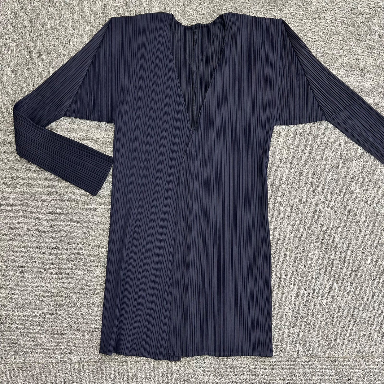 カーディガン ISSEY MIYAKE イッセイミヤケ PLEATS PLEASE プリーツ 紺