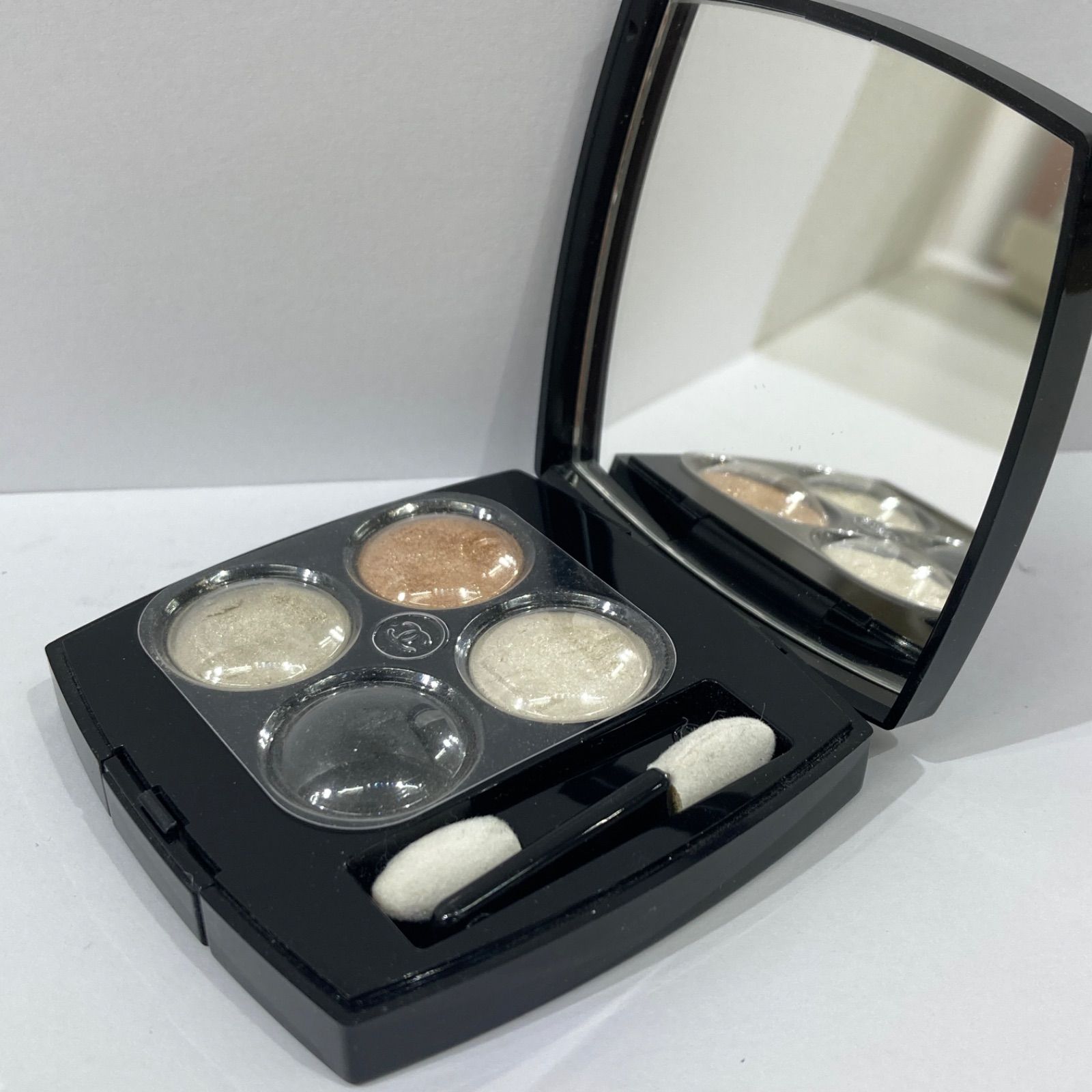 CHANEL 限定クリスマスコフレ　レキャトルオンブルNo.5 ◉CHANEL◉シャネル アイシャドウパレット 4色 レ キャトル オンブル