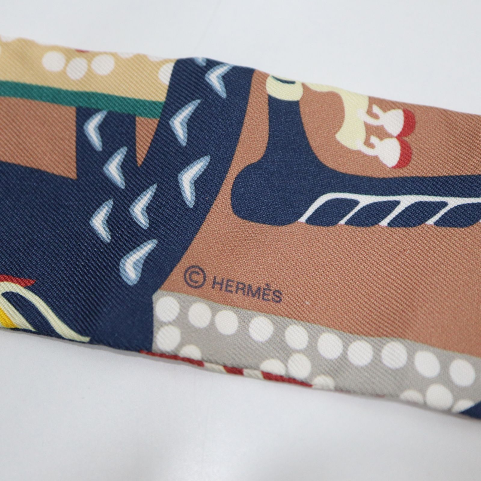 HERMES エルメス ツイリー Fantaisie d'Etriers 鎧の幻想 スカーフ