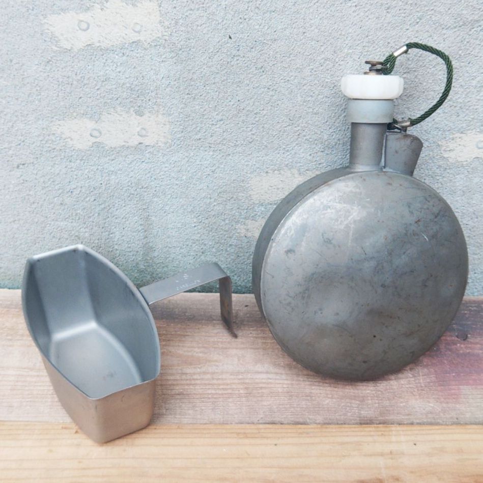 米軍実物】寒冷地用キャンティーン - メルカリ
