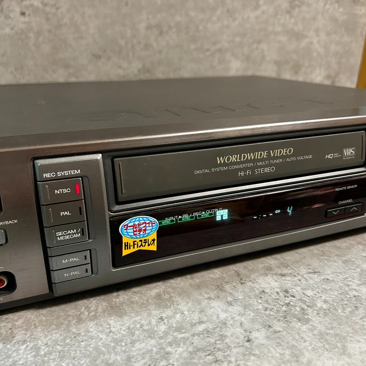 【ジャンクですが美品】ワールドワイドビデオ aiwa HV-MX100VHS AIWA HV-MX100 ワールドワイドビデオ VHSビデオデッキ - メルカリ