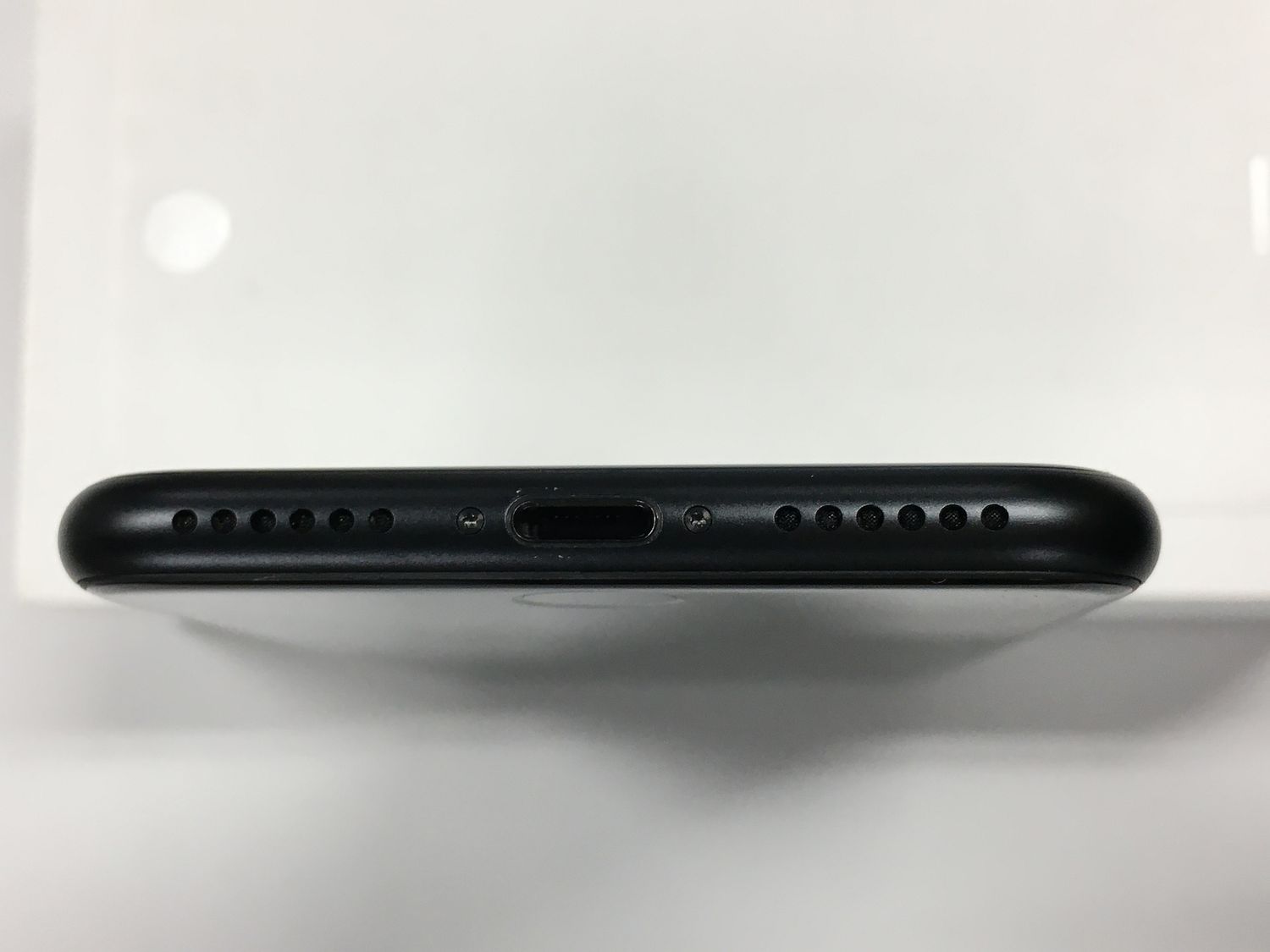 超美品】iPhone SE2 64GB ブラック SIMフリー - メルカリ