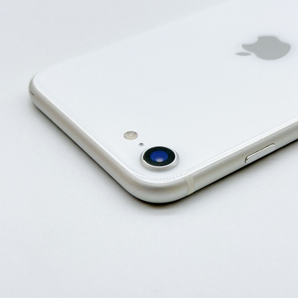 iPhone SE2 128GB ホワイト SIMフリー バッテリー100% - メルカリ
