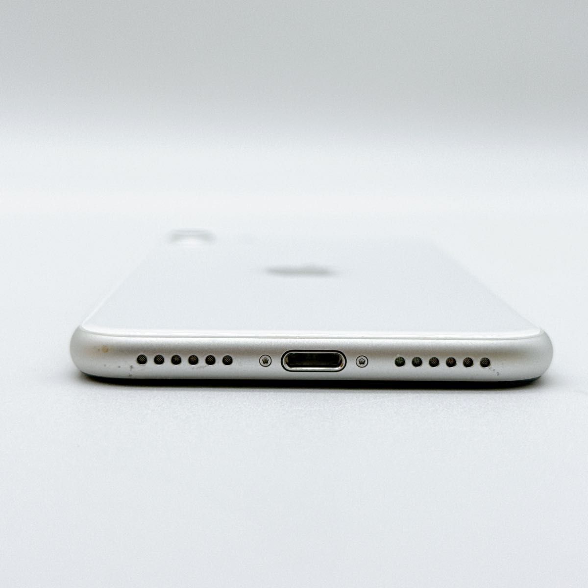 iPhone SE2 128GB ホワイト SIMフリー バッテリー100% - メルカリ