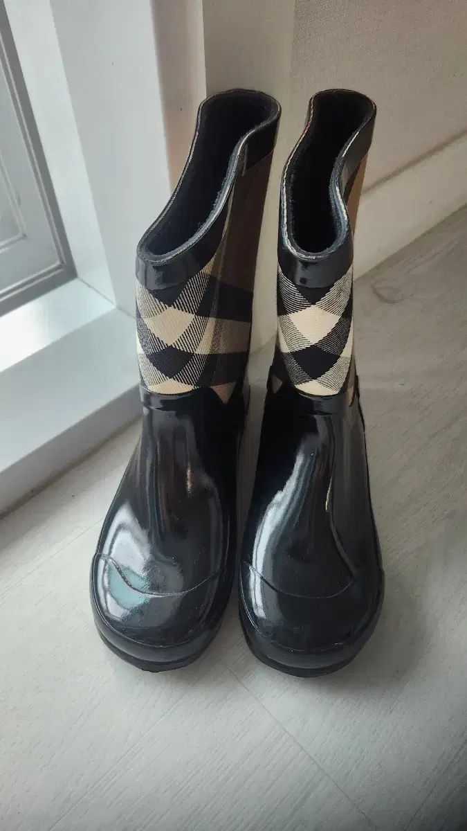 BURBERRY バーバリー キッズ CHECK レインブーツ ブラック