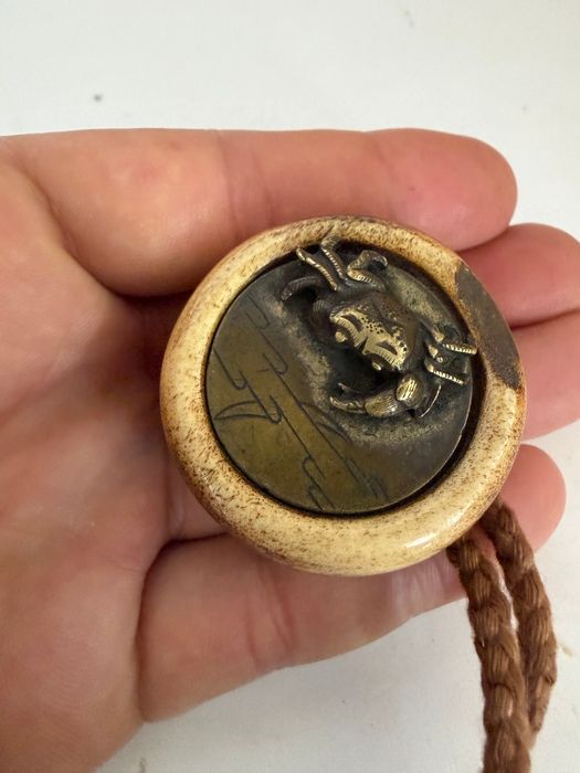 根付 提げ物 印籠 和装小物 彫刻 和骨董 骨董 古美術 蟹 かに 饅頭根付