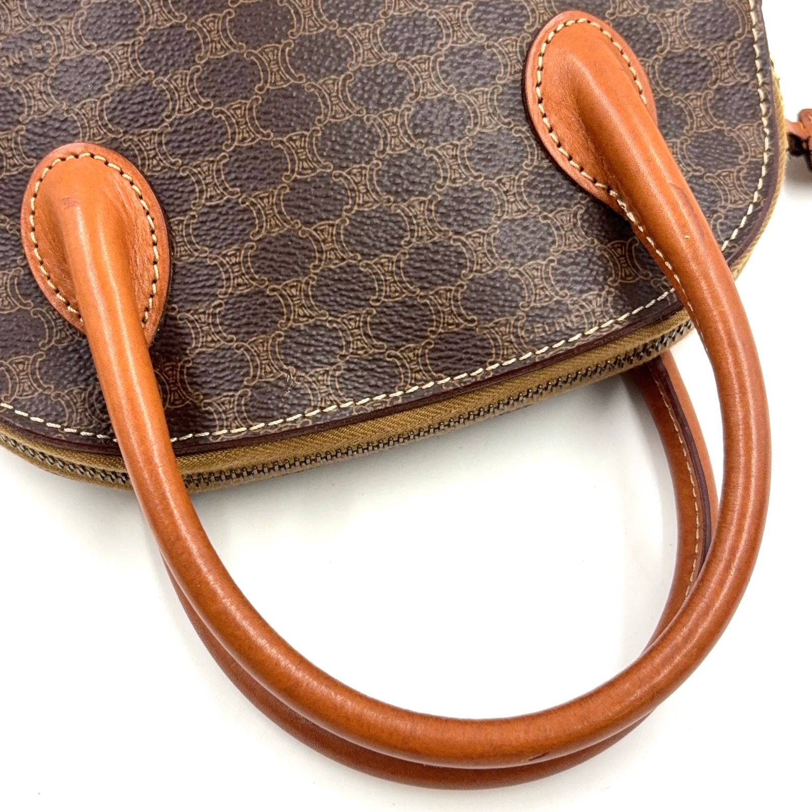 新着】CELINE マカダム柄 ハーフムーン ショルダーストラップ付属なし