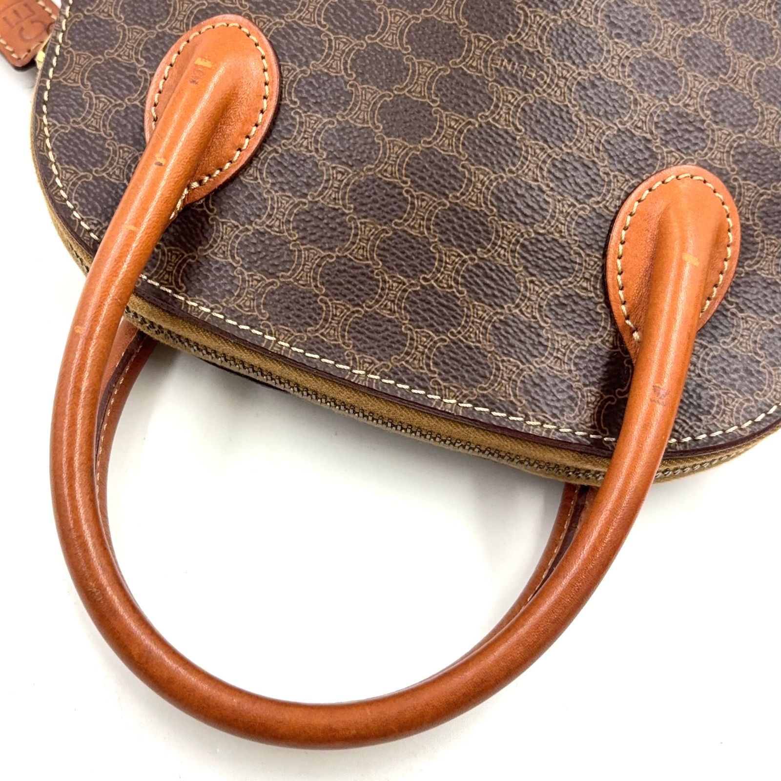 新着】CELINE マカダム柄 ハーフムーン ショルダーストラップ付属なし