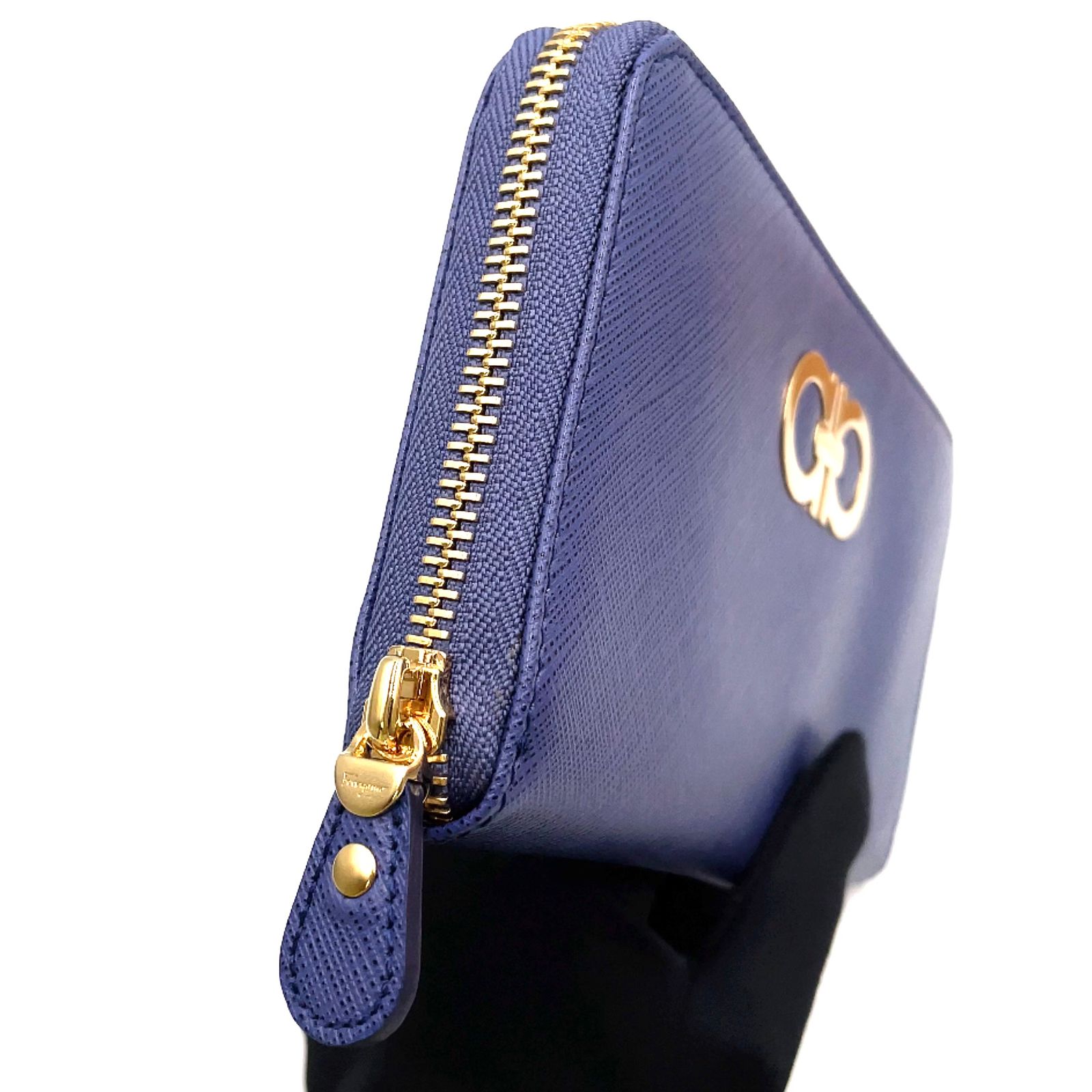 新着】Salvatore Ferragamo ダブルガンチーニ ラウンドジップ レザー