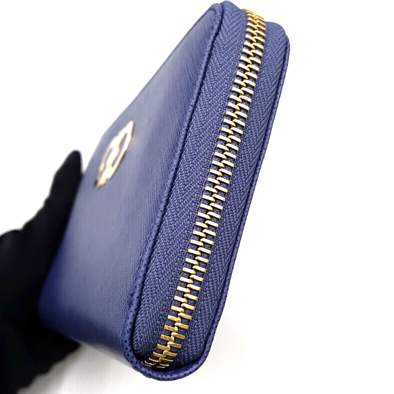 Salvatore Ferragamo ダブルガンチーニ　ラウンドジップ　長財布 新着】Salvatore Ferragamo ダブルガンチーニ ラウンドジップ レザー