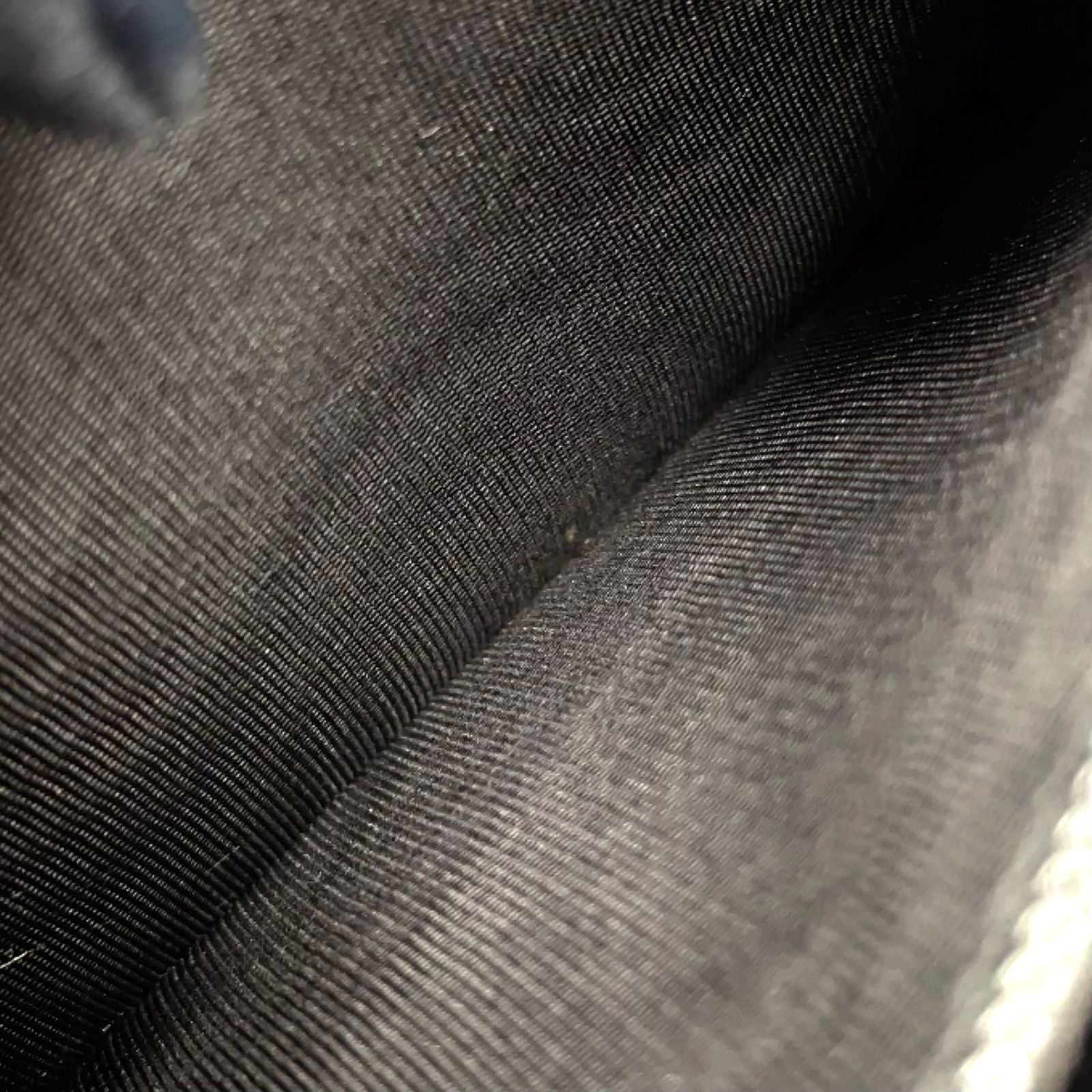 新着】GUCCI ミストラルマイクログッチシマ グッチシマ レザー