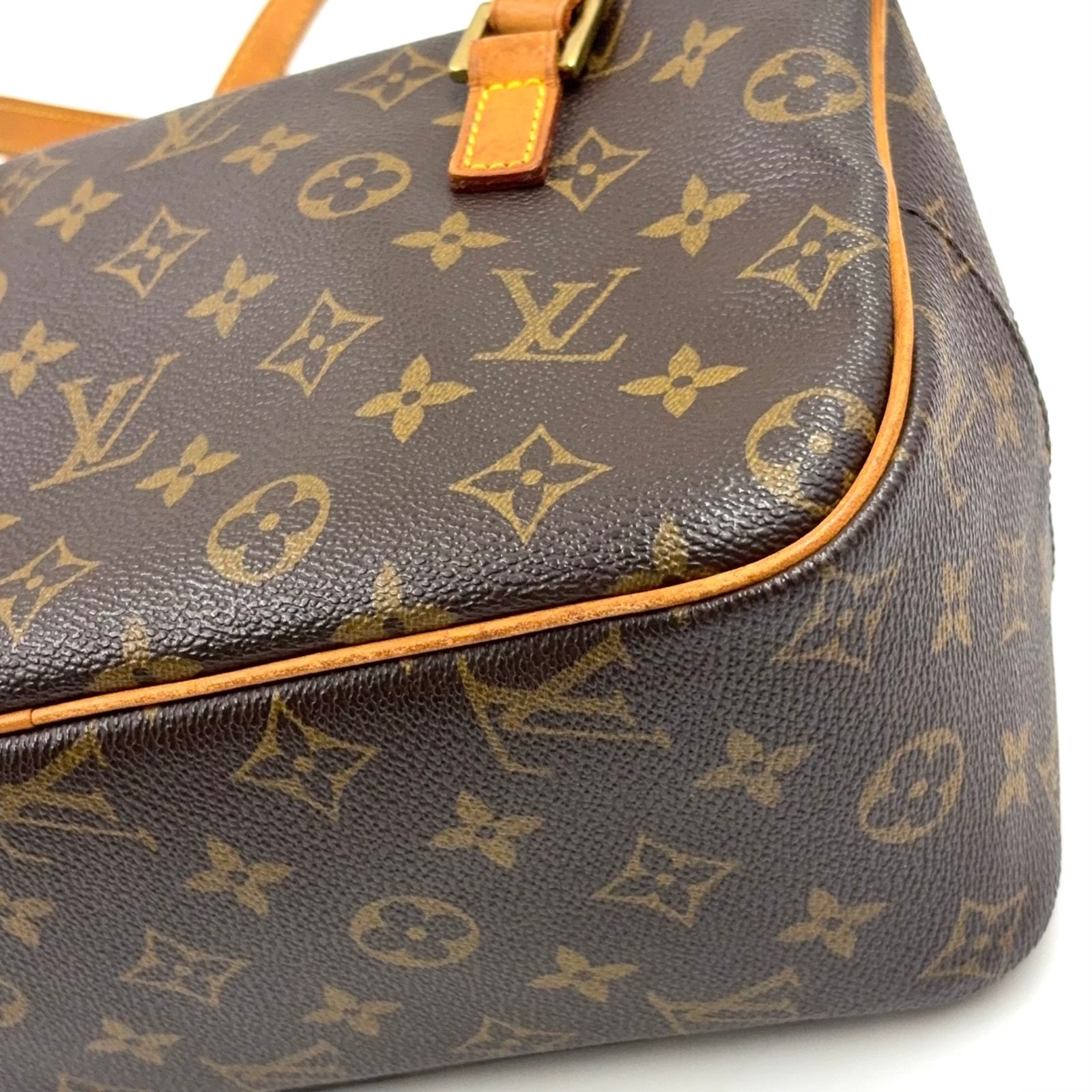 新着】LOUIS VUITTON シテMM モノグラム モノグラム レザー、PVC