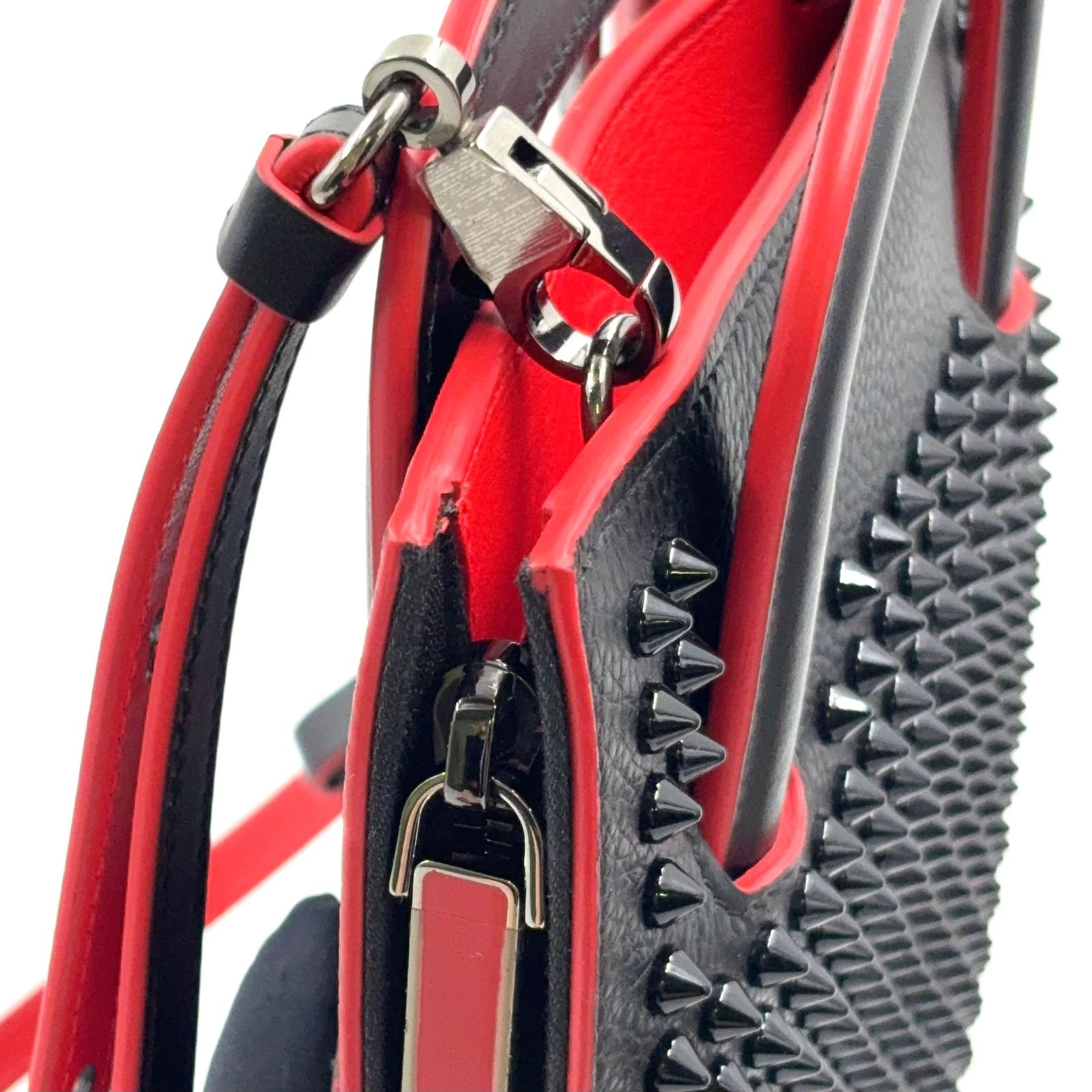 新着】Christian Louboutin トリックトラック スモール ショルダー
