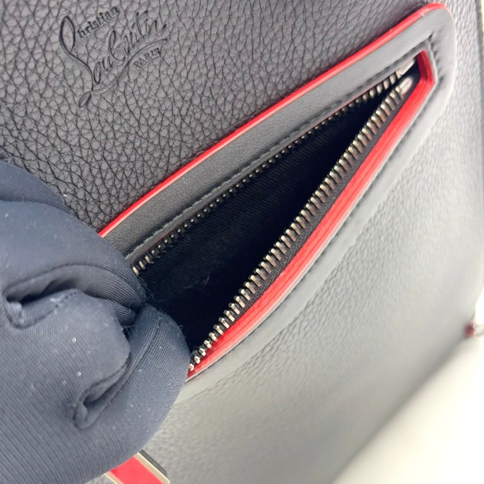新着】Christian Louboutin トリックトラック スモール ショルダー