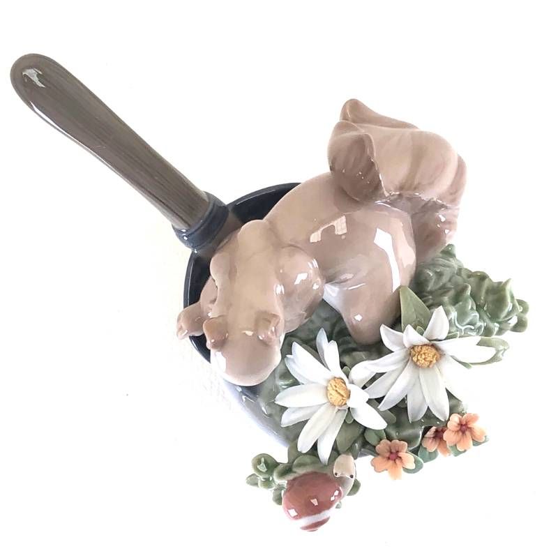 【希少】 リヤドロ お庭で リスとカタツムリ　LLADORO・フィギュリン　☆ 希少・美品】LLADRO リヤドロ／お庭で リスとカタツムリ／8026／陶器