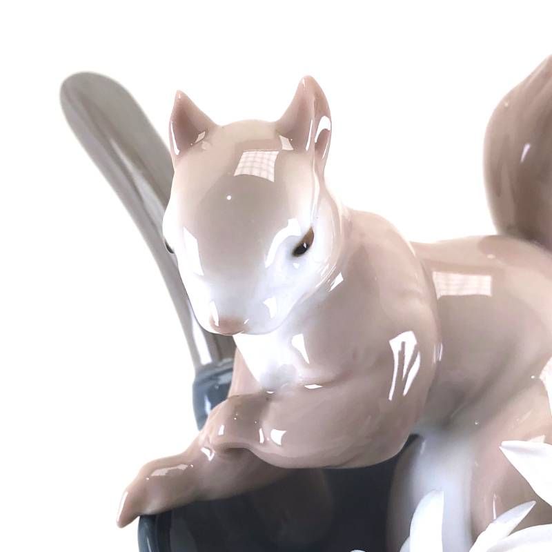 希少・美品】LLADRO リヤドロ／お庭で リスとカタツムリ／8026／陶器
