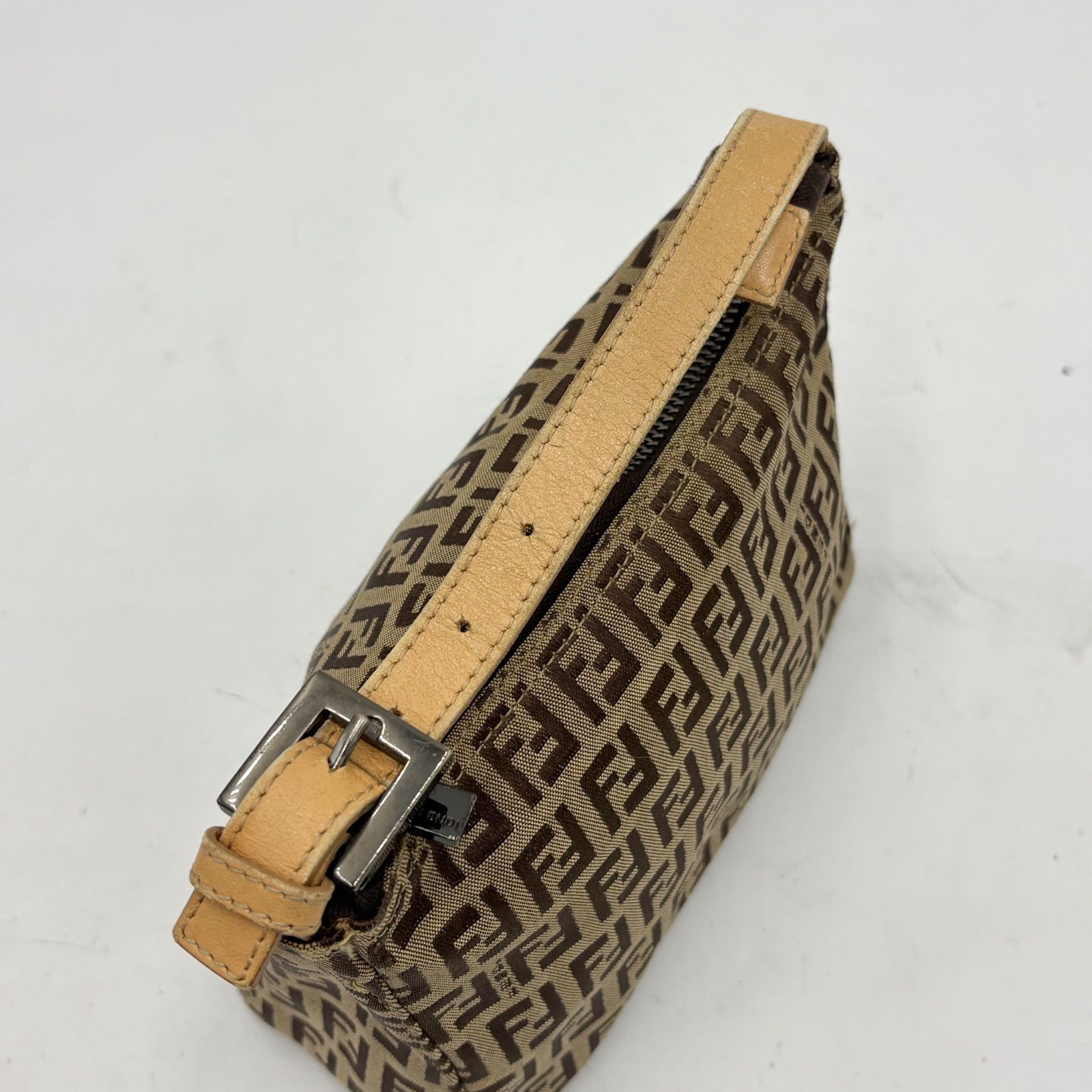 FENDI フェンディ ズッキーノ柄 アクセサリーポーチ ハンドバッグ