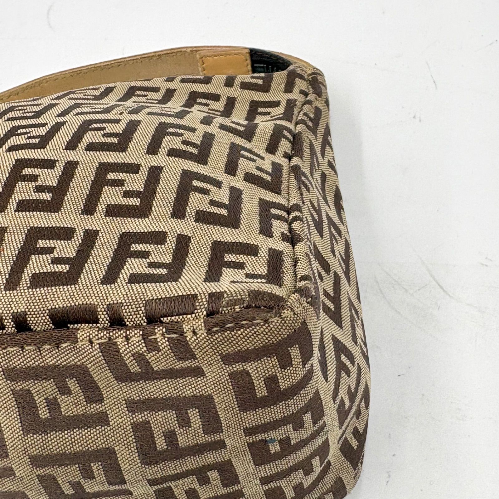 FENDI フェンディ ズッキーノ柄 アクセサリーポーチ ハンドバッグ